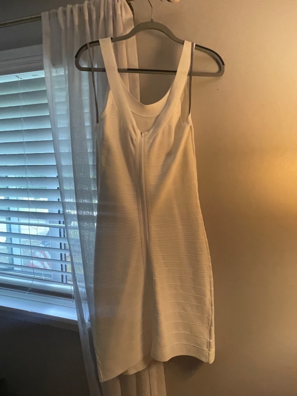 Dress - Picture 6 of 9